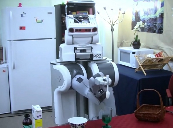 Mesterséges intelligencia: a robot a házimunkában is segít