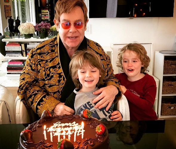Gyermekei körében: Elton John nemrég ünnepelte a születésnapját