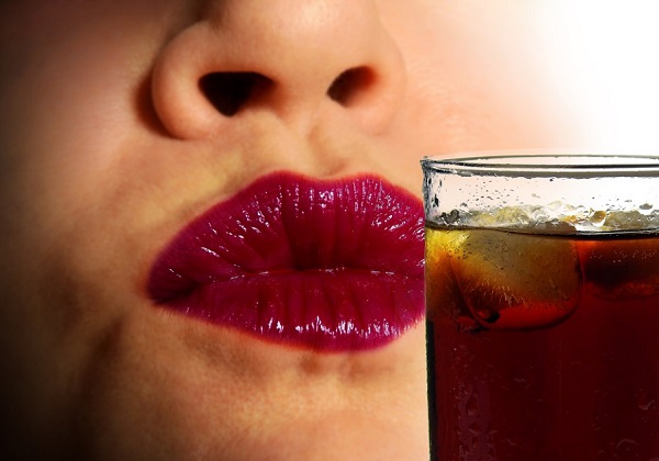Van összefüggés a demencia, a stroke és a mesterségesen édesített italok között