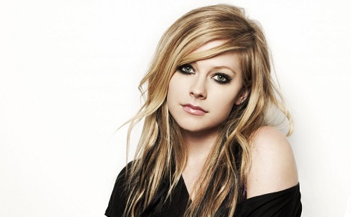 Avril Lavigne bepasizott