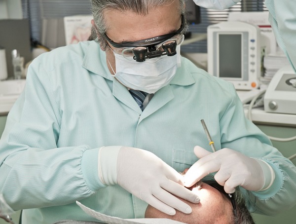 A cukorbetegekkel a fogorvosnál is körültekintőbben kell bánni