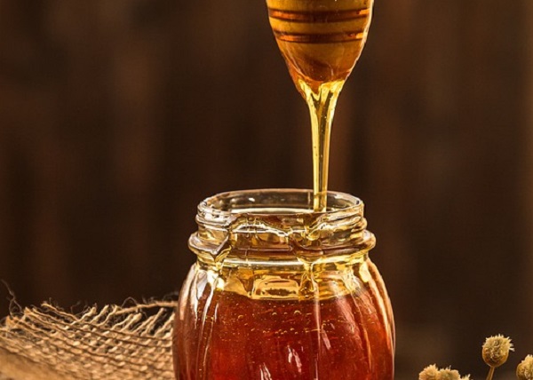 A nyers méz ősidők óta gyógyír: korpa ellen is