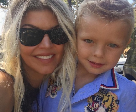 Fergie a kisfiával - közösen gondoskodnak a gyermekről Josh Duhamellel