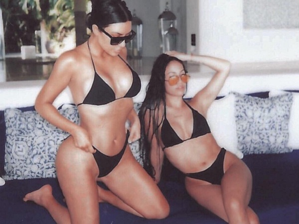 Kim Kardashian szívesen mutatja meg izgalmas, kidolgozott testét