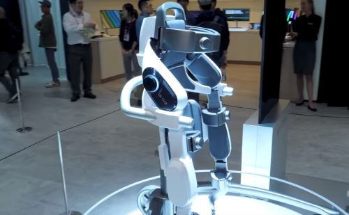 Mesterséges intelligencia alapú, emberközpontú, hordozható robotot mutatott be az LG