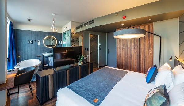 Trendi szobák és csodás kilátás várja a Hotel Clark vendégeit