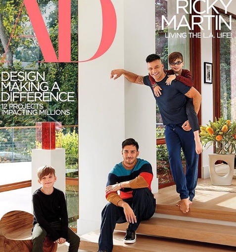 Ricky Martin a párjával és két fiával