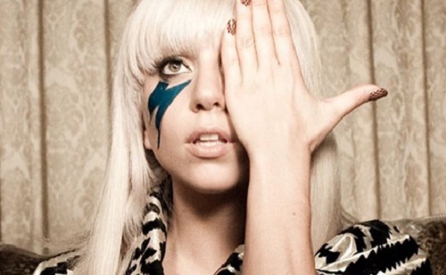 Lady Gaga saját kozmetikai márkát dob piacra