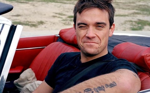 Robbie Williams háromszor dobta ki a feleségét