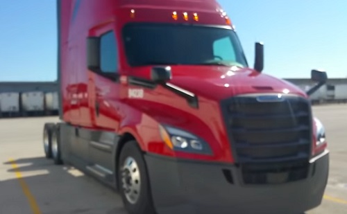 Önjáró kamionokkal rukkol elő a Daimler cég