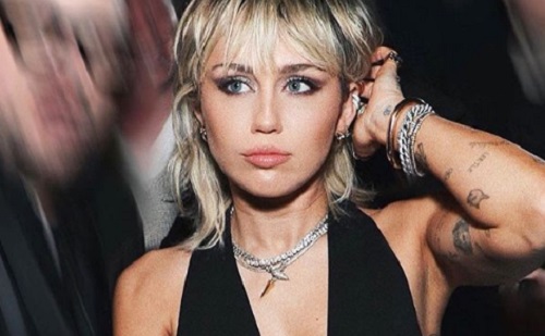Miley Cyrus barátja ódákat zeng róla