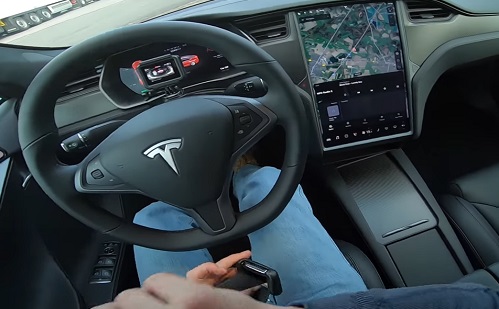 Elon Musk: Az önvezető Tesla már idén valóság lehet