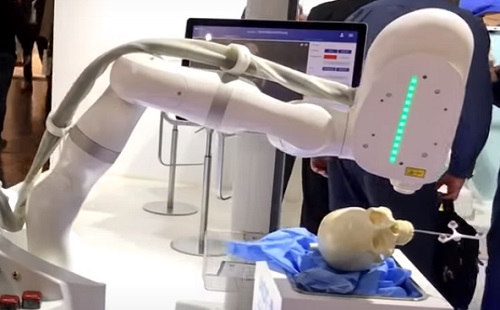 Mesterséges intelligencia: emberi csontok vágására is kész az új orvosi robot