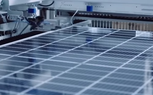 Napi 3 millió cellát készít a főleg robotokkal dolgozó kínai napelemgyár