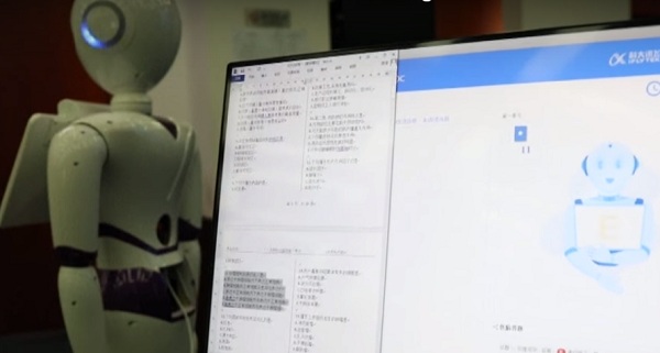 A mesterséges intelligencia vezérelte orvos robot értelmezi az információikat