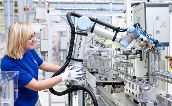 &Ouml;ntudatos robotokat fejlesztenek