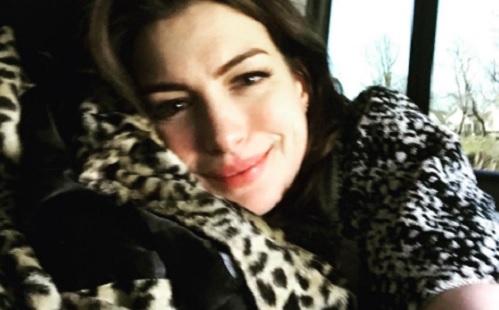 Anne Hathaway majdnem megölte a fiát?