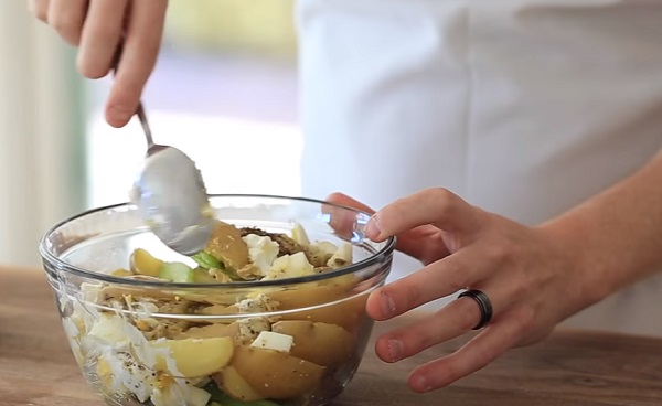 Görög joghurttal és dijoni mustárral lehet helyettesíteni a majonézt
