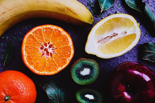 A gyümölcsök, különösen a citrusfélék fokozzák a fogeróziót