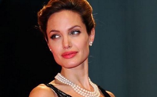 Angelina Jolie visszamegy dolgozni