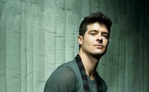 Robin Thicke hamarosan szülő lesz