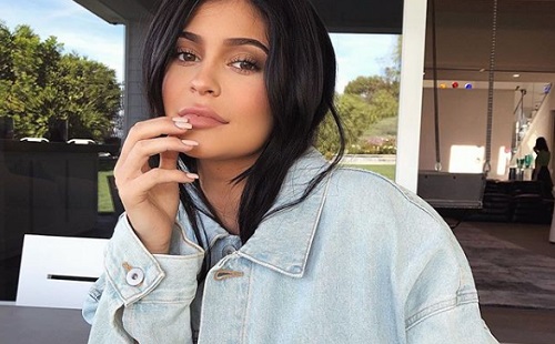 Kylie Jenner is megmutatta a testét