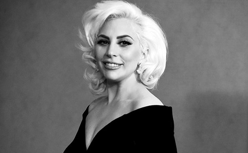 Lady Gaga bepasizott?