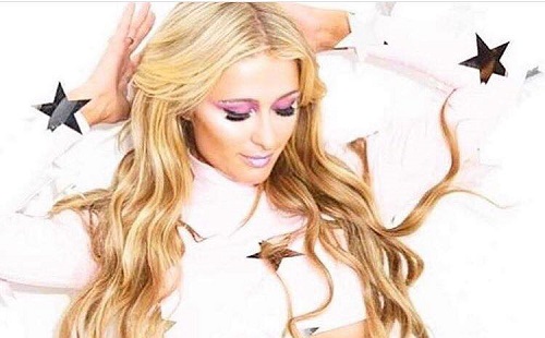 Paris Hilton újra szerelmes