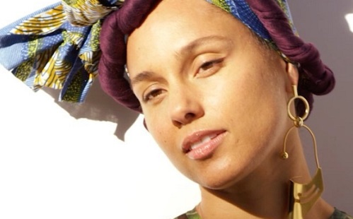 Smink nélkül jelent meg 1 évig Alicia Keys