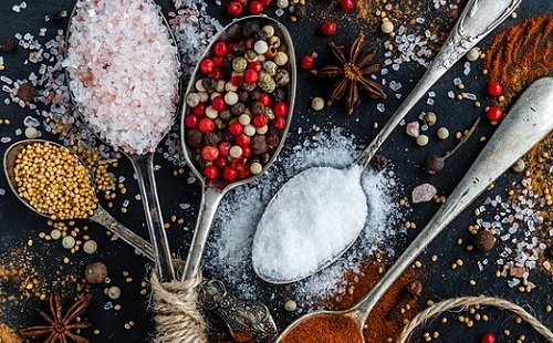 Le a sóval! – Kormányoknak kellene szabályozni?