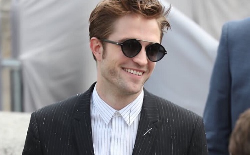 Robert Pattinson elismerte eljegyzését?