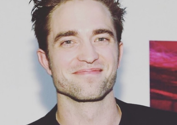 Robert Pattinsont kirúgták a suliból - mert pornólapokat árult