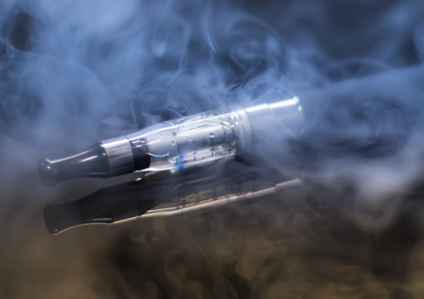 Plasztikai műtét előtt állók jobb, ha leteszik az e-cigarettát is
