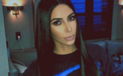 Anyja segít teherbe esni Kim Kardashiannek?