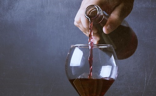 A vörösbor segíthet teherbe esni?