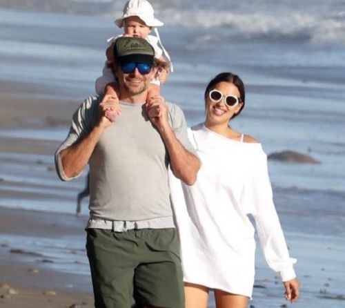 Bradley Cooper és Irina Shayk a kis Leával - újra babát szeretnének