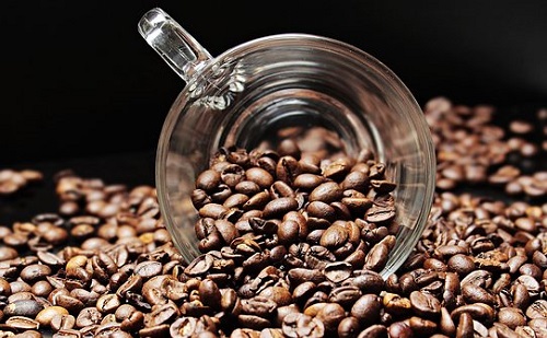 A kávé elhagyása segíthet a fogyásban?