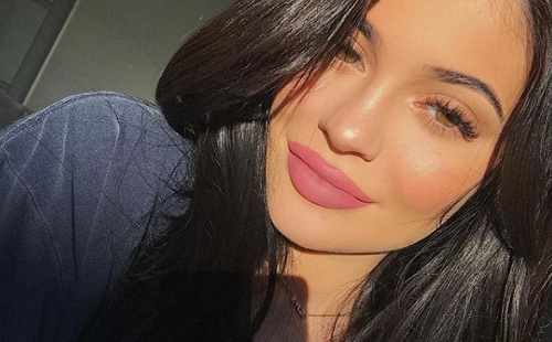 Kylie Jenner gyűrűt kapott?