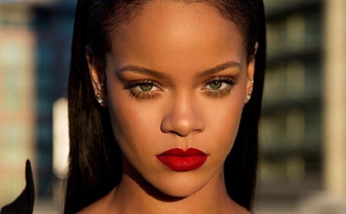 Döbbenet, mennyit alszik Rihanna 