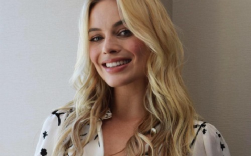 Margot Robbie-t a házasság nevelte fel?