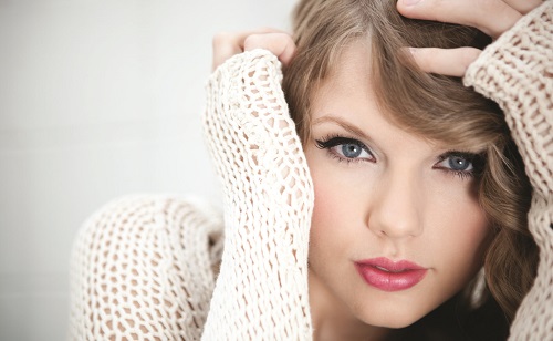 Taylor Swift félti kapcsolatát