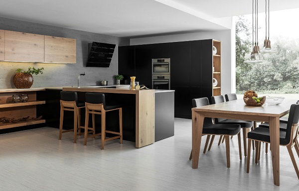A konyha, nappali és az étkező megfelelő méretű térben mutat jól külön