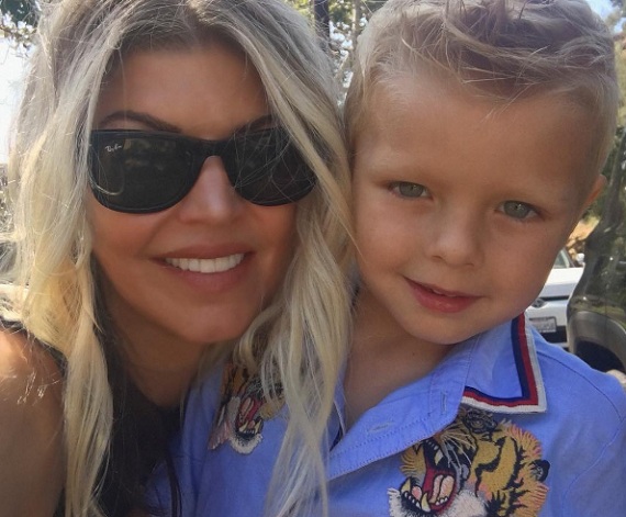 Fergie a kisfiával - közösen gondoskodnak a gyermekről Josh Duhamellel