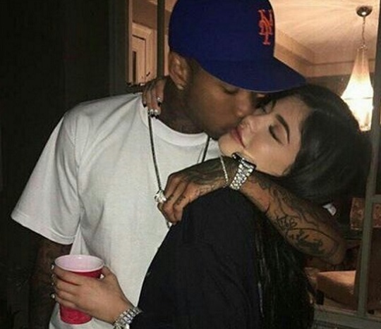 Tyga azt állítja, ő Kylie Jenner gyermekének apja