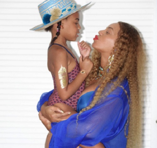 Beyoncé és kislánya, Blue Ivy - megérkeztek a testvérkék?