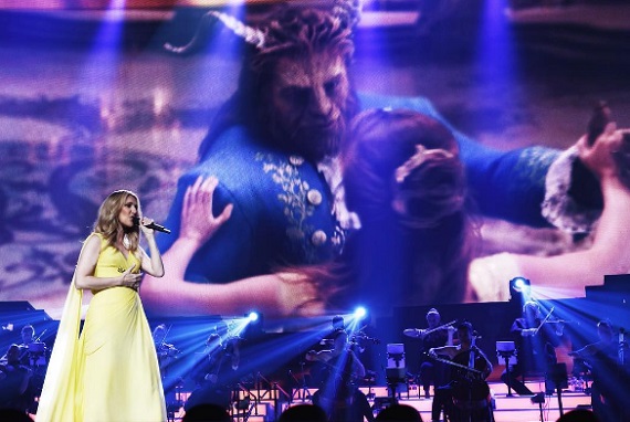 Celine Dion képeken át kér segítséget férjétől