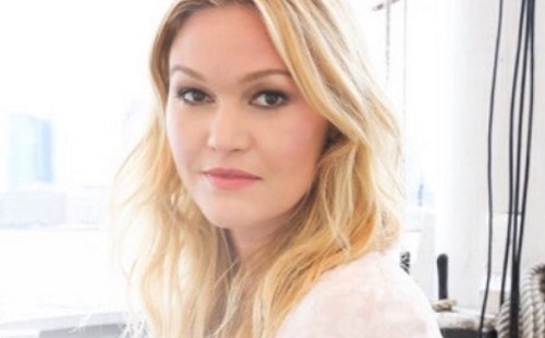Julia Stiles várandós!