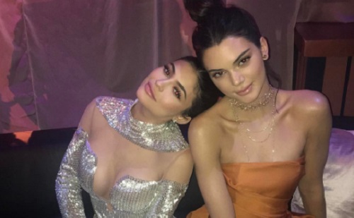 Kendall és Kylie Jenner komolyan szenved