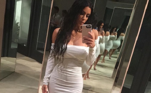 Kim Kardashian nézetné a show-t a béranyával