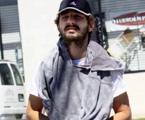 Shia LaBeouf nyilvánosan részegeskedett?